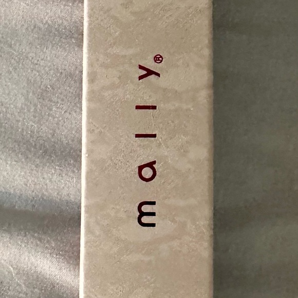 🆕 NIB Mally Beauty Double Ended Powder Brush - Picture 3 of 3